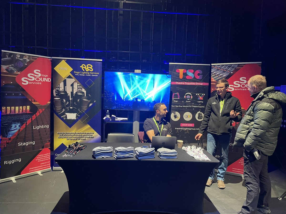 RobeAroundTheUK's tweet image. Thank you to everyone that came along to our concluding date on the #roberoadshow this week at the awesome #RWCMD

Extended thanks to the team from @StageLightingUK and to the staff &amp;amp; students at #RWCMD for all your support and involvement.