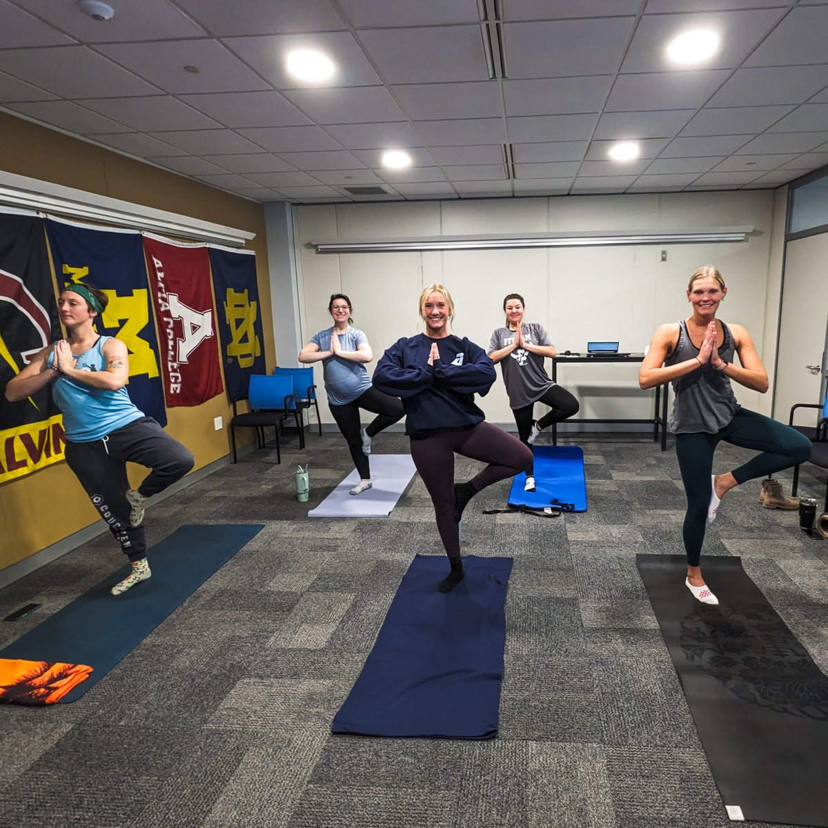 New year, new office norms! Ally recently started hosting yoga sessions on Wednesday afternoons! 🧘‍♂️ Can we get an “ohhmmm” for our office yogis? 🧘

#yoga #movingfreightbetter