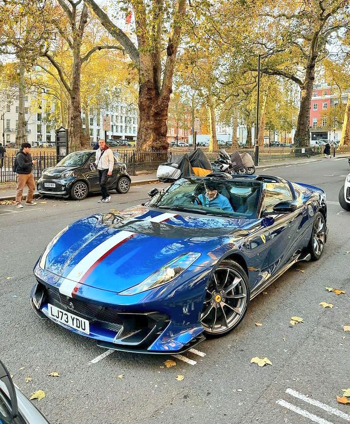 MSerpero's tweet photo. 🇮🇹Ferrari 812 Competizione🇮🇹
Motor:           V-12 atmosférico.
Cilindrada:               6.496 cm3.
Potencia: 830CV-9.500 RPM.
Marchas:       7 c. automáticos.
Velocidad máx:         340km/h.
0-100:                  2,9 segundos.
¡Ambos    ejes     direccionales! https://t.co/vhyAoR5wbx