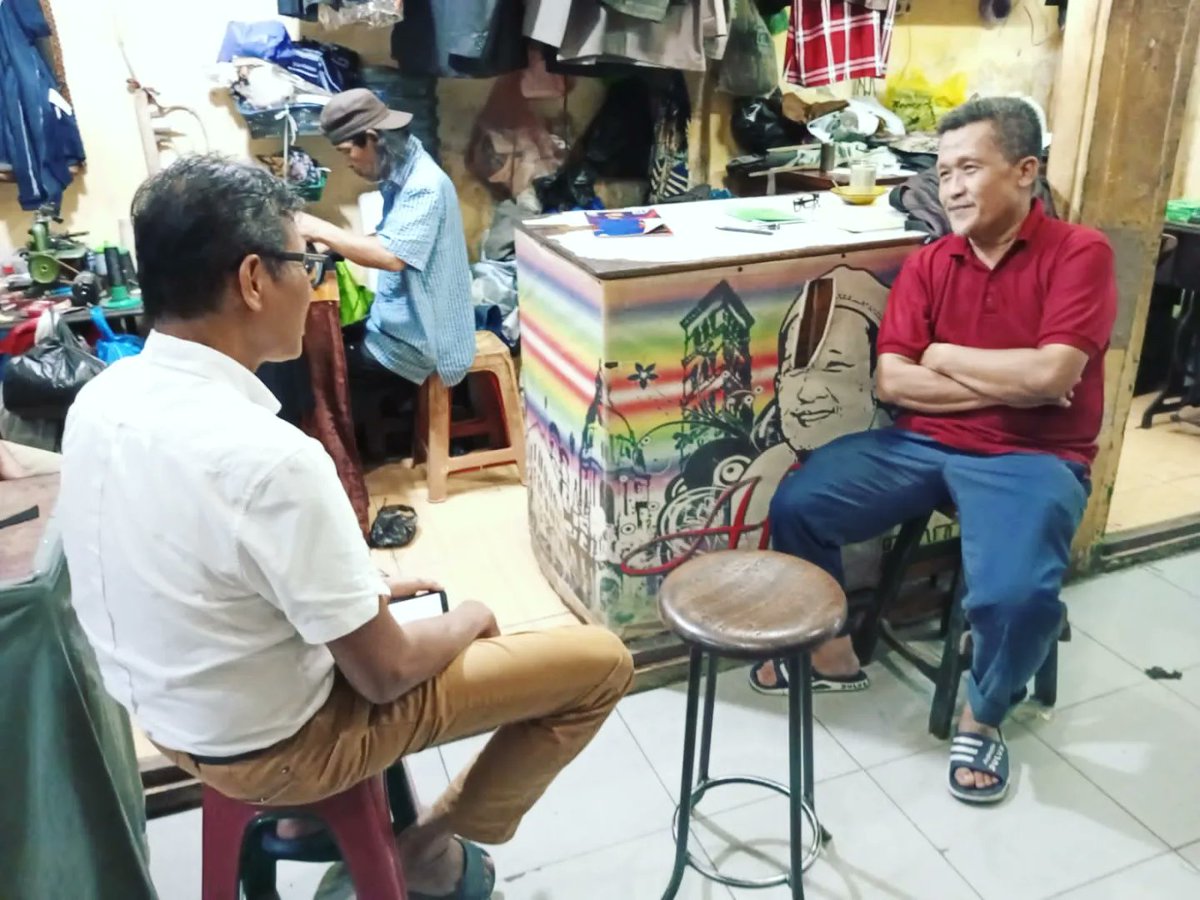 irwanprayitno's tweet photo. 18 Jan 2024. Silaturahmi dengan perantau Minang yang berprofesi sebagai penjahit di Binjai.
#binjai #batubara #asahan #dairi #karo #langkat #simalungun #pematangsiantar #pakpakbharat #tanjungbalai #sumut #sumut3 https://t.co/fsJdIS9Pvb