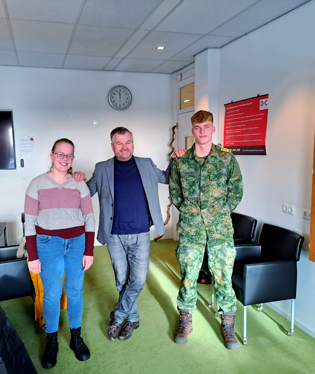 Tijdens een bijzondere lunch overhandigde Loes Platen het ambassadeursstokje over aan Lars Wierenga. Lars is onze kandidaat voor MBO Ambassadeur. Dank aan Loes voor haar inzet afgelopen jaar! Lars veel succes in aanloop naar MBO Ambassadeursgala!
<a href="/marrie75/">mare riemersma</a> <a href="/arwinnimis/">Arwin Nimis</a>