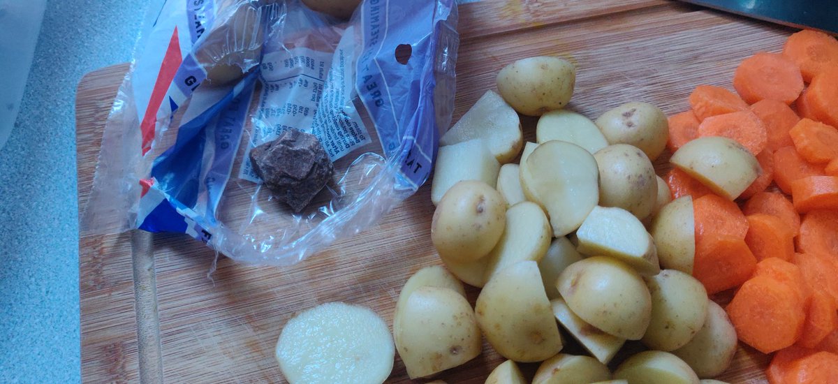 trishaferr's tweet photo. @sainsburys Just wondering why I found a whole rock in my bag of mini potatoes this morning...? 🪨😂 https://t.co/63f00nrxot