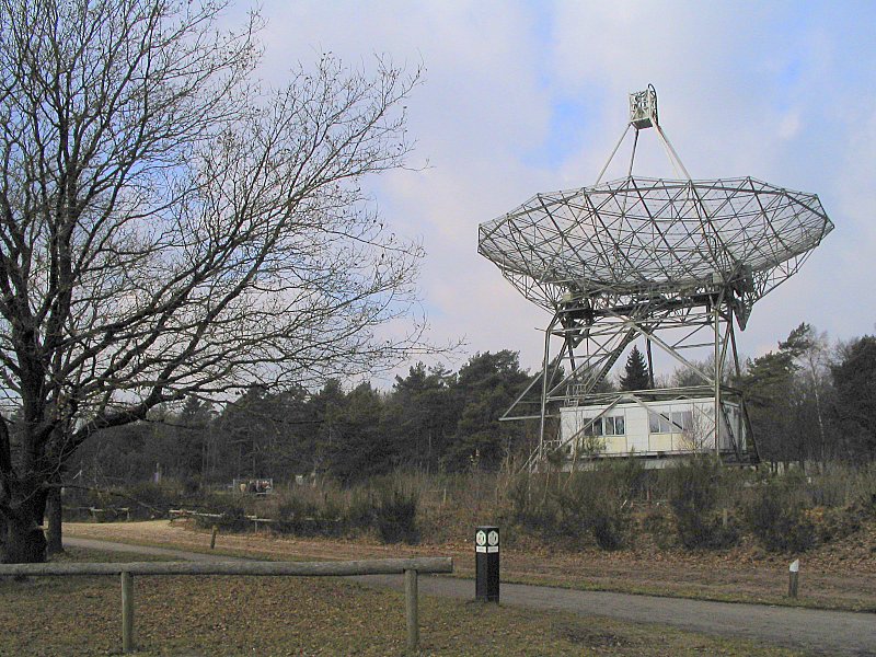 VERON_Nederland's tweet photo. Breaking News: CAMRAS gaat morgen de Japanse maanlanding volgen. De lander bevat ‘rover’ met UHF-amateurband zender.
Livestream van de landing vrijdag 19 januari 2024 vanaf 15:00 Nederlandse tijd via link op https://t.co/o8IiXWZaSO
#RadioIsMagie #BeleefHetMetDeVERON #maanlanding https://t.co/o57NsGyphx