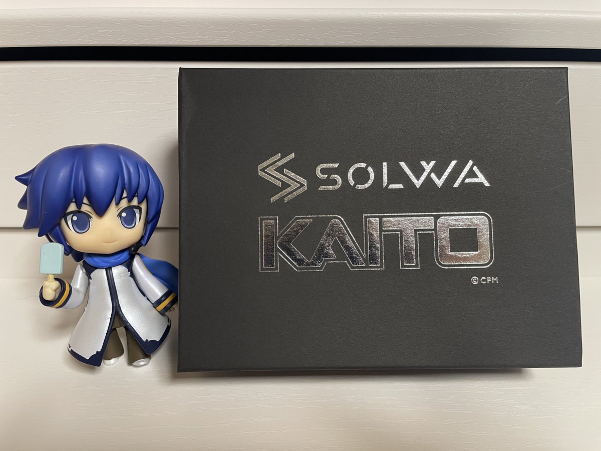 KaraagE_1932's tweet photo. KAITO兄さんお財布が届いたー!
ジッパーの持ち手がマフラーの形になってるのもポイント!
#SOLWA https://t.co/MZWXbWAy8e