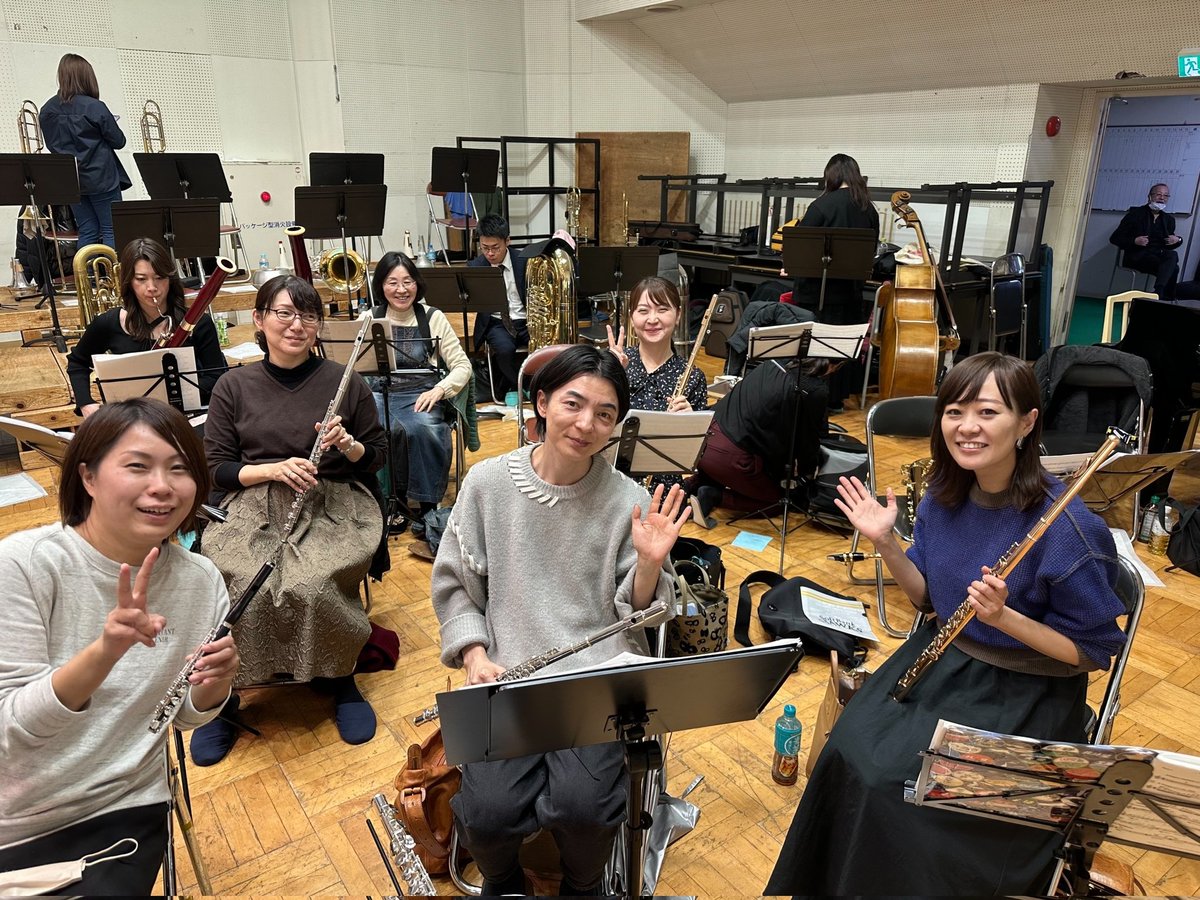KanaShigemi's tweet photo. 昨日から博多にて、激アツなプログラムを一緒に頑張っているチームフルート💙🩶
明後日お待ちしています!!
#STEP
#STEPWindSymphony https://t.co/8KtpNiygXZ