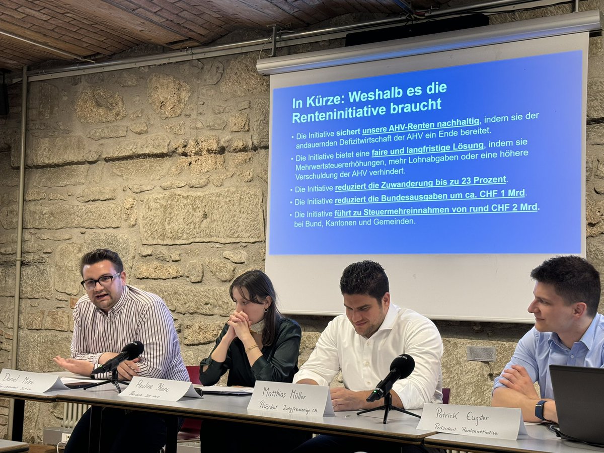 JonasFollonier's tweet image. 🇨🇭Lancement officiel de la #campagne pour l’initiative sur les #rentes, demandant l’adaptation de l’âge de départ à la #retraite pour tenir compte de la démographie actuelle, lancée par les Jeunes libéraux-radicaux @JLR_CH A suivre bien sûr dans 🗞️L’ @Ageficom ! #votation #3mars