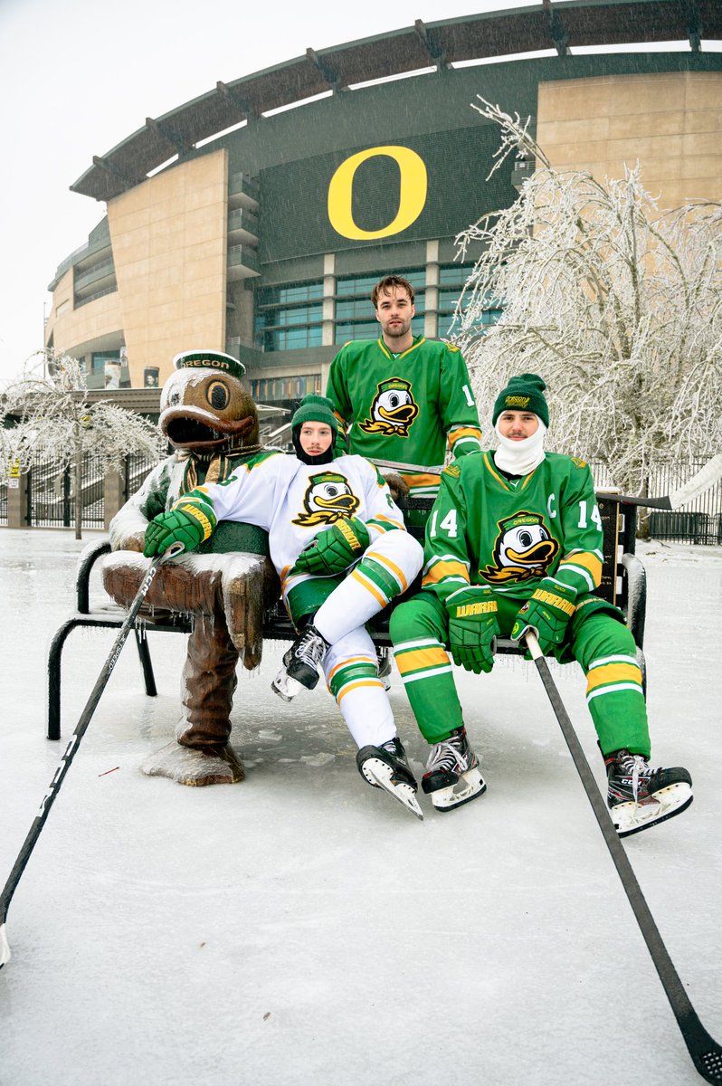 Oregon Ducks Hockey tweet media
