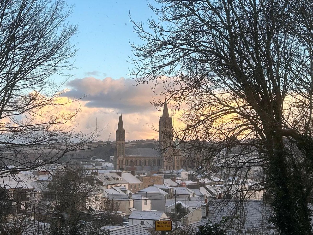 It never snows in Truro - today's dusting was lovely 💙