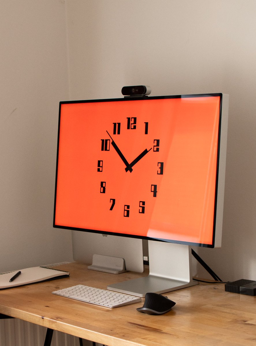 A lot of people seem to have liked the idea of having the Iskra clock as a screensaver. Therefore I prepared a few color options so you can make your very own!
(1/2)