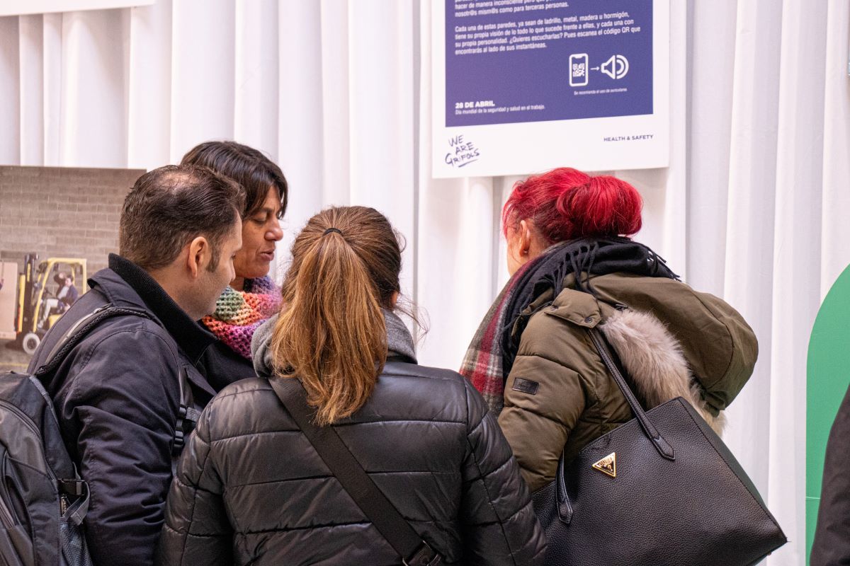 PrevenControl's tweet photo. 📢🔍 En un entorno laboral, los carteles desempeñan un papel esencial en la prevención de riesgos. 

✋Desde indicaciones de seguridad hasta recordatorios de equipo obligatorio, estos mensajes visuales son nuestra primera línea de defensa.

👌🏼 ¡En #PrevenControl lo tenemos claro! https://t.co/osRDr8KyDh