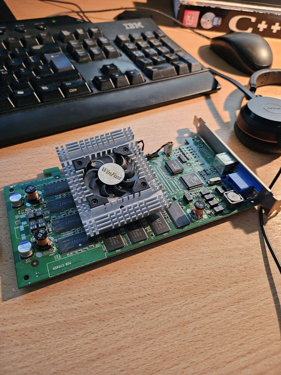 mkubdev's tweet photo. @loftwah NVidia Gefore3 64mb - NVidia gt220 😂 https://t.co/vlSOauWqzY