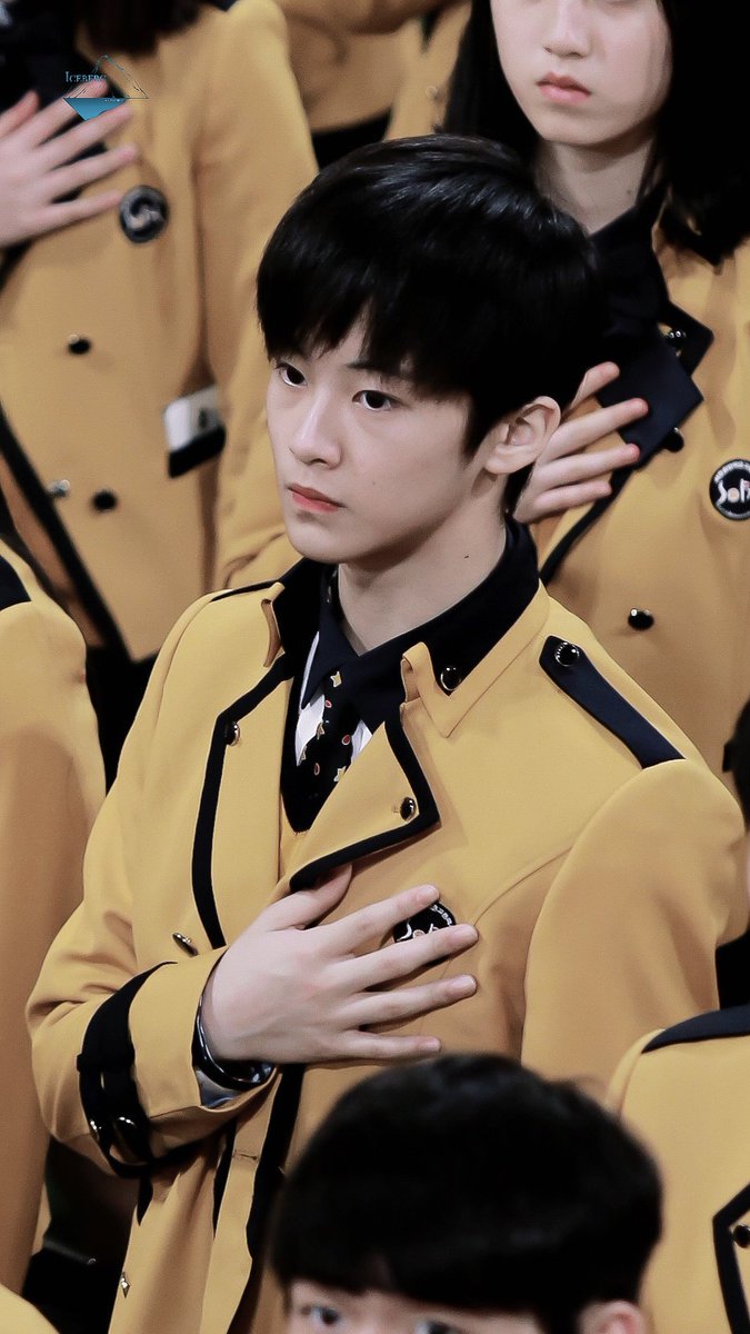 iceberg4mark's tweet photo. 150302 입학식

#마크 #MARK #NCTDREAM #NCT https://t.co/878UQxO6mS