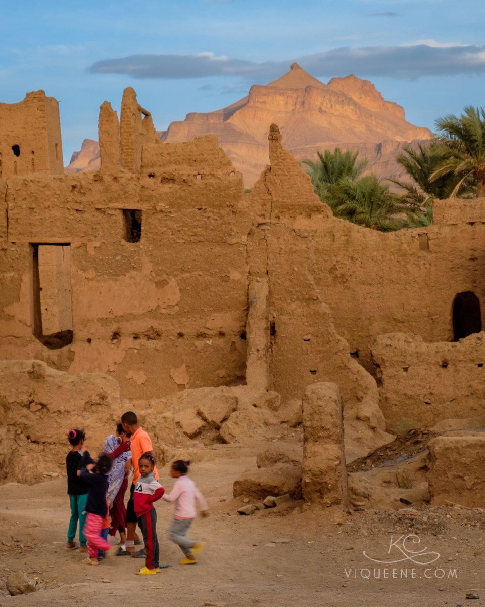 viqueene's tweet photo. We drove a lot around #Morocco in our 2 weeks there. In Agdz, we met some kids playing in the street and snapped this photo of them playing. 

https://t.co/Fh2CHNhV8i
https://t.co/VKCLmF4Z1v https://t.co/ryiDbR6QVa