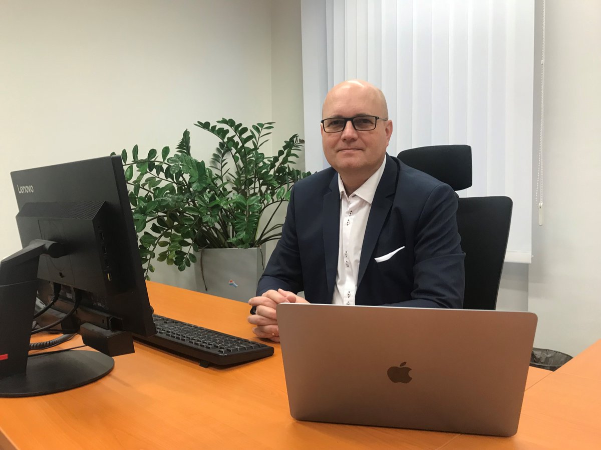 Ceska_posta_sp's tweet image. Výběrové řízení na generálního ředitele České pošty vyhrál Miroslav Štěpán.

Více: mvcr.cz/docDetail.aspx…

#ceskaposta #balikovna #transformace #generalnireditel