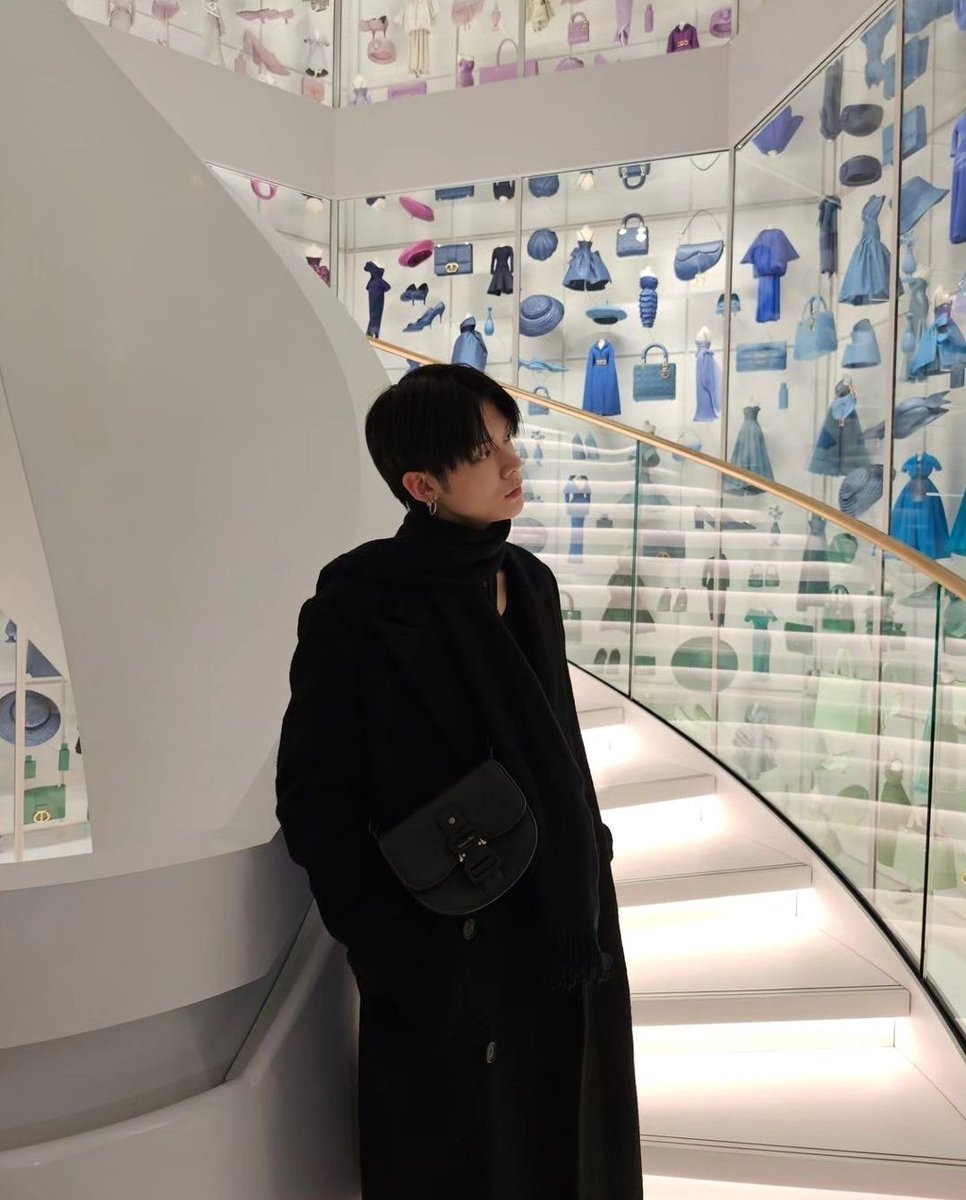 srntsbs_'s tweet photo. 어디 회장의 싸가지없는 아들같음.
누구랑 닿기만해도 겉옷 그대로 쓰레기통행..
근데 이제 그 누구가 ㅊㅅㅂ이었다면?
저 싸가지없는 버릇 고치겠다고 달려들면서 혐관 시작!
존나맛도리 감사합니다
#연숩 https://t.co/xCV1OwaUAL