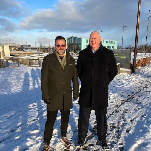 Delighted to welcome @InnovateBob and @Dean_Cook_71597 from @innovateuk to beautiful snowy Campus. Great opportunity to highlight collaboration & innovation at the @HIEScotland site. And outline plans for future development. #lifesciences @HILifeSciences