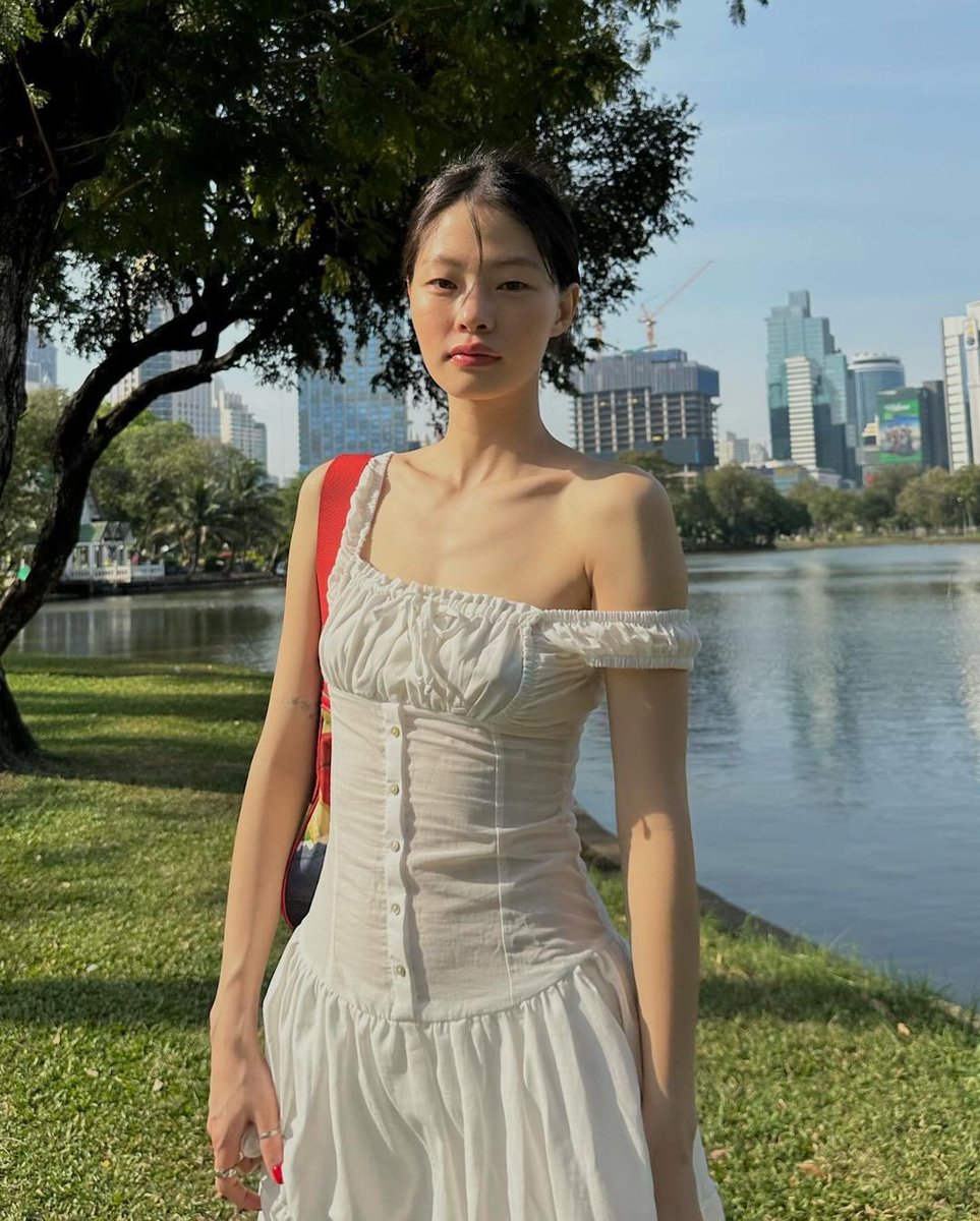 gangschiele_'s tweet photo. คิมอาฮยอนสวยมาก มู้ดดีจังเลยอ่า ถ่ายออกมาได้ธรรมชาติสุดๆ เฮ้อ สวย https://t.co/ruqmfr6HvQ