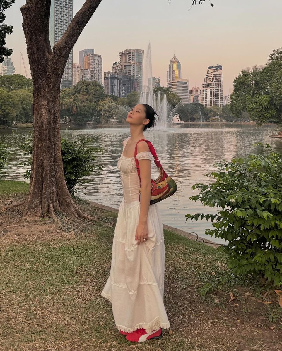 gangschiele_'s tweet photo. คิมอาฮยอนสวยมาก มู้ดดีจังเลยอ่า ถ่ายออกมาได้ธรรมชาติสุดๆ เฮ้อ สวย https://t.co/ruqmfr6HvQ