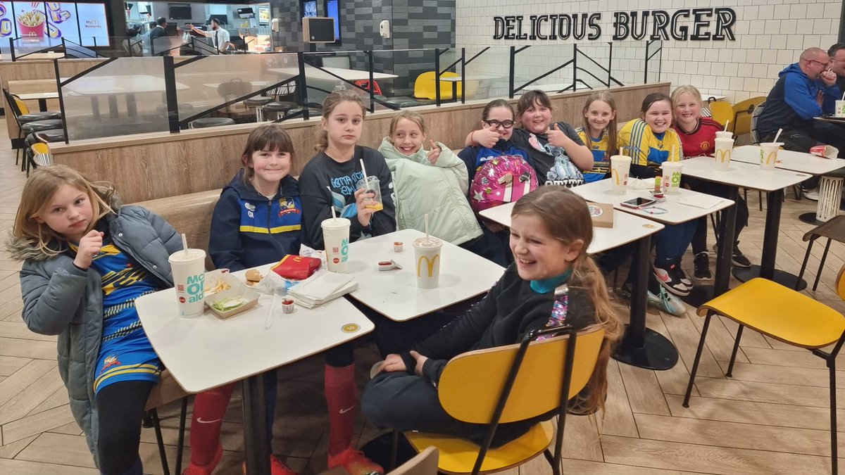 There were lots of happy faces in spite of the cold weather at U11's training last night. Maybe it was the thought of the McDonalds birthday party afterwards? 🤔

#LetGirlsPlay #TakeYourChance #ThisGirlCan #HerGameToo #GrassrootsFootball #WeAreTheDynamos