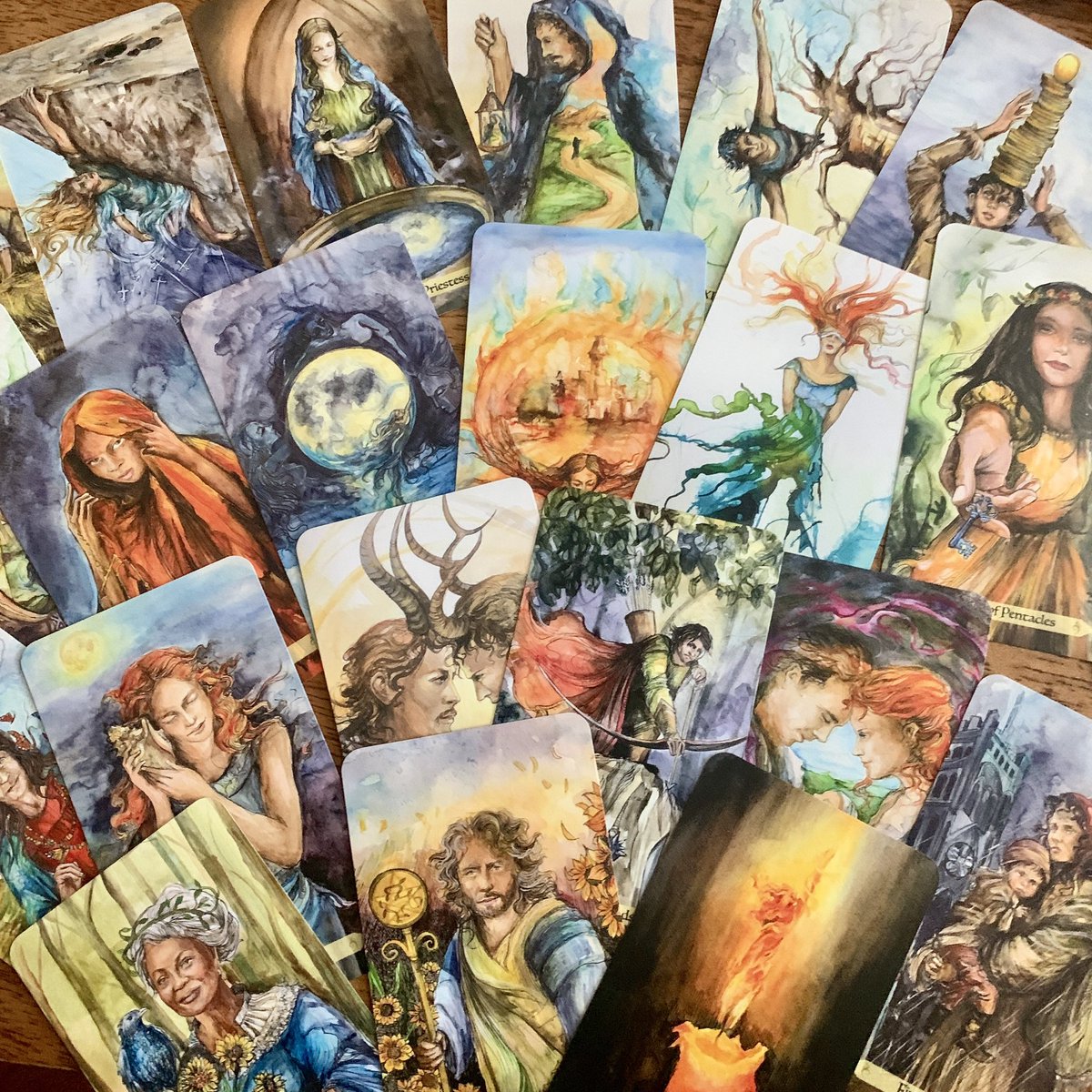 AnaTourian's tweet photo. This is just a reminder for those of you that are interested in the indie version of the Tarot of Echoes. Pre-orders will close in 14 days! 
Decks will be shipped end of February and into March. #tarot #tarotcards #tarotofechoes #TarotReading #divination https://t.co/CnmVso0Qjo