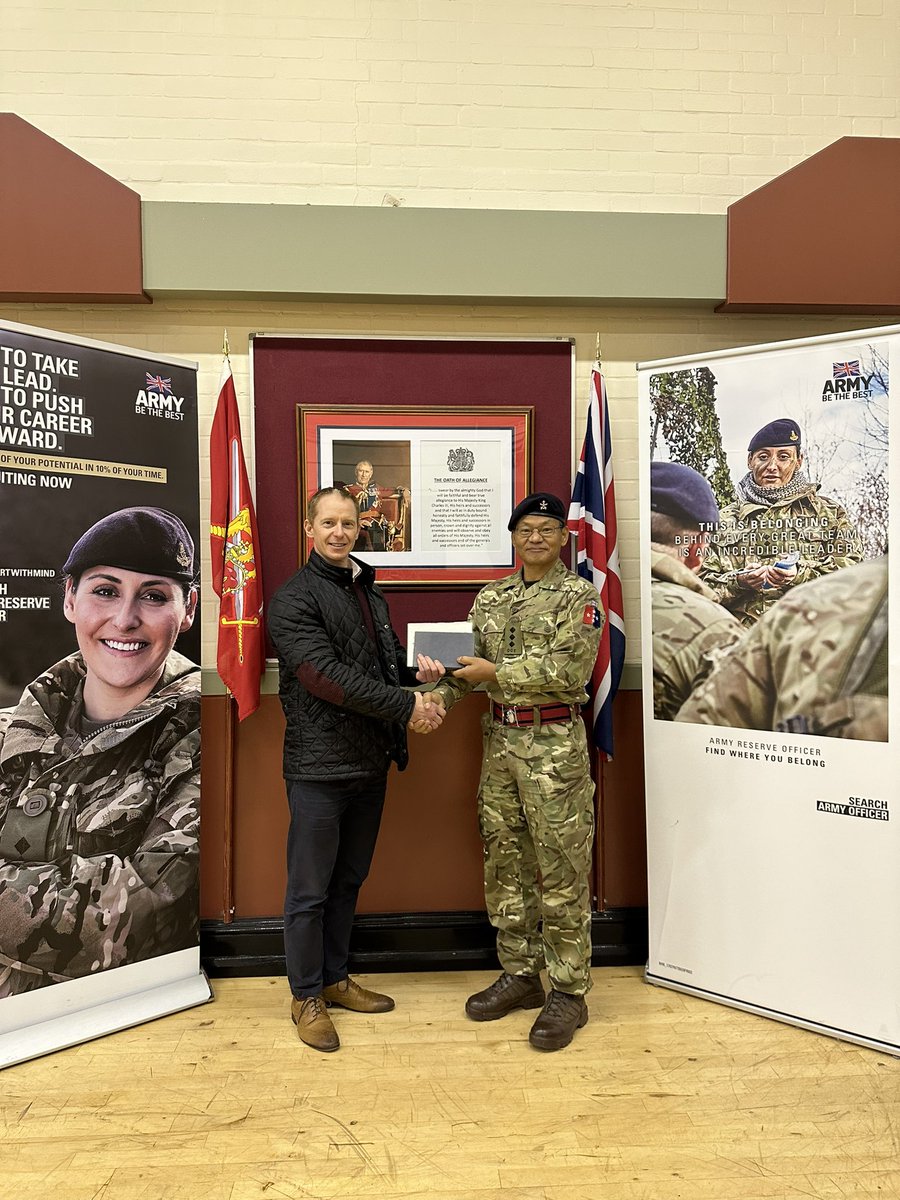 We were delighted to have attested the newest member of @253_rmp_reserves last week. Sgt N has previously served within the military and is the first member to join the company in 2024! If you are interested in joining us, please send us a message! 💬 #BritishArmyReserves