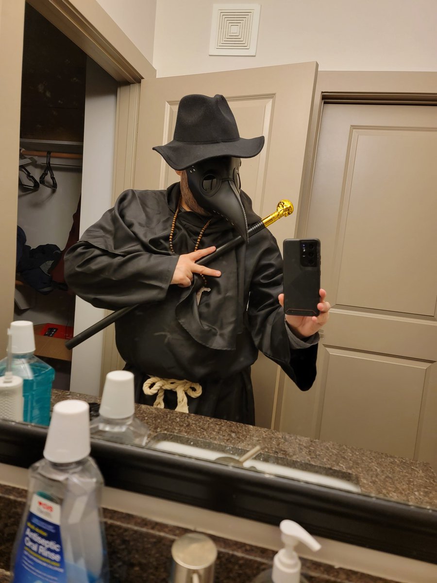 Taedius's tweet image. Today at #MAGFest I am DR. FIZZICK DOCTORMAN (a real doctor!) An OC, offering FREE IC DIAGNOSES to COSPLAYERS!
(Author's note: not a real doctor. All diagnoses will be memes. It's for fun!)
#cosplay #MAGFest2024 #plaguedoctor #IKnewADoctorOnceTrustMe