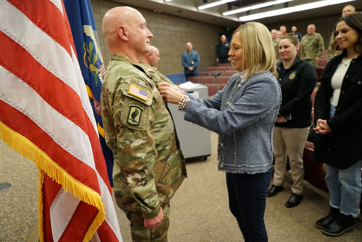 NDNationalGuard's tweet photo. Chief Warrant Officer 5 Robert Dorneman was promoted on January 12. Dorneman assumed the duties of Command Chief Warrant Officer in May 2021. He serves as the senior advisor to the adjutant general on all matters relating to warrant officers
#NDGuard #LiveHereServeHere #Guard701 https://t.co/2n8R2icwKP