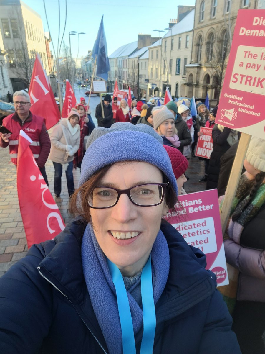 twylamoffitt's tweet image. Omagh Rally. NIPSA rep gives a shout out to Dietitians on strike. #eventhedietitiansarestriking #inthistogether #fairpay @BDANIreland
@bda_tradeunion