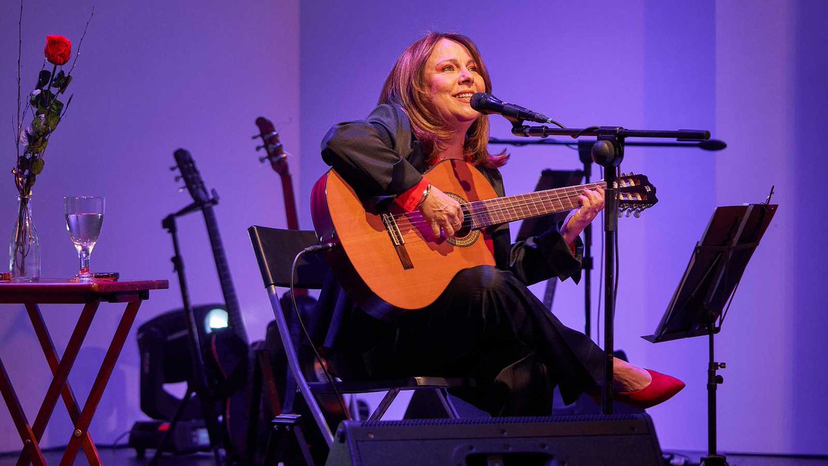 RTVE Comunicación y Participación (@rtve_com) on Twitter photo Si estás en Madrid, disfruta en directo de la música de la compositora e intérprete hispanocubana Liuba María Hevia (<a href="/LiubaOficial/">Liuba María Hevia</a>), junto al pianista Miguel Núñez y la chelista Alicia Fernández.
Este viernes a las 22 h en el Teatro Monumental
rtve.es/n/15917873 Si estás en Madrid, disfruta en directo de la música de la compositora e intérprete hispanocubana Liuba María Hevia (<a href="/LiubaOficial/">Liuba María Hevia</a>), junto al pianista Miguel Núñez y la chelista Alicia Fernández.
Este viernes a las 22 h en el Teatro Monumental
rtve.es/n/15917873
