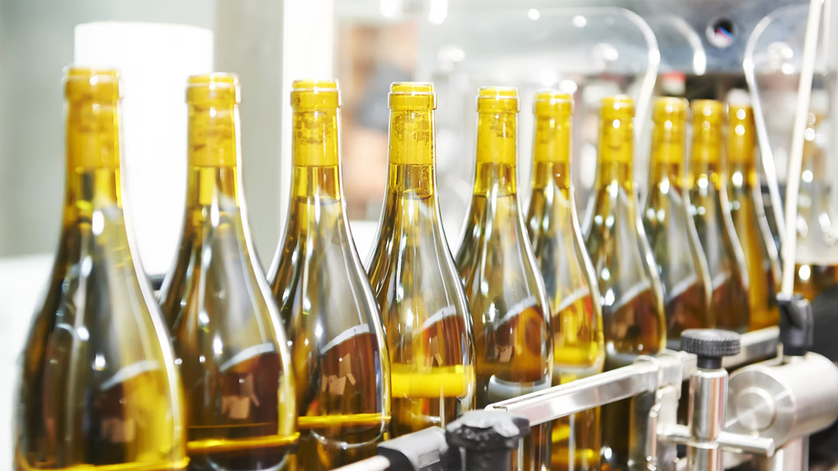 ParkerHannifin's tweet photo. In #WineProduction, why is #Microfiltration so important during clarification and stabilization? Get the answer: https://t.co/giosieCVFx https://t.co/IE1WzQee20