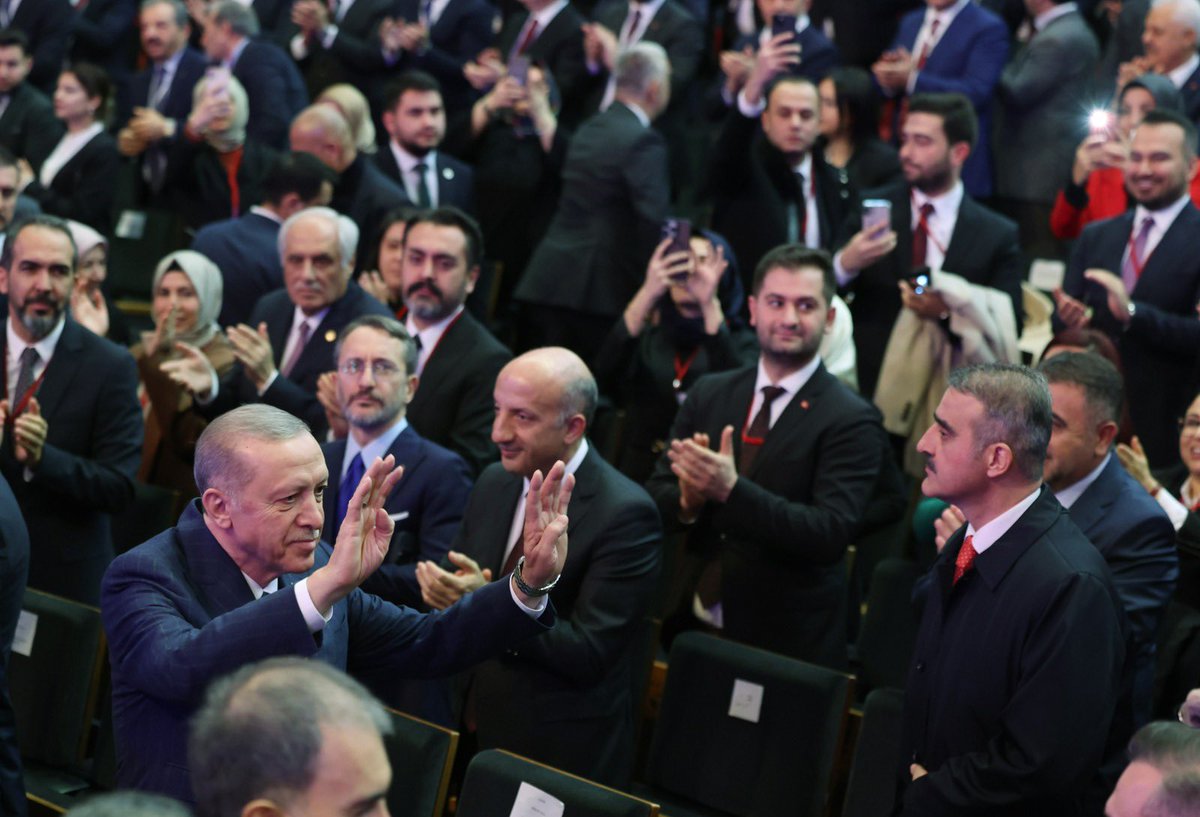 Yeniden Ankara
Şimdi Ankara

Ankara’nın değerlerini, Ankaralıların beklediği hizmeti yeniden yaşatmak ve güçlü bir şekilde #YenidenAnkara demek için “Durmak Yok Yola Devam” <a href="/turgutaltinok06/">Turgut Altınok 🇹🇷</a> 

#HazırızKararlıyız