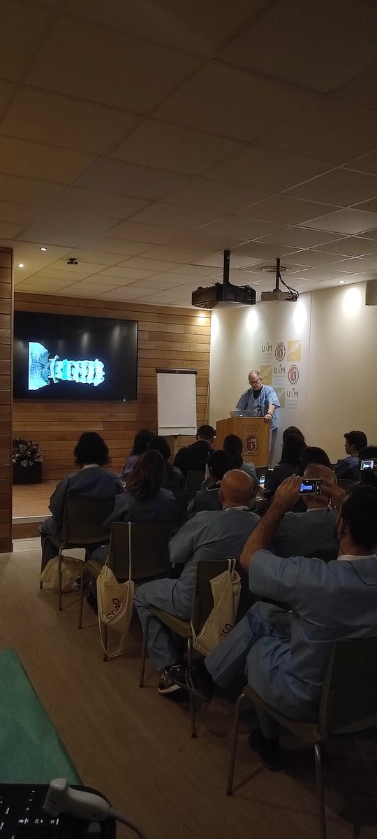ChusMoraga's tweet photo. Enorme el curso de ECODOLOR de @Sedolor reuniendo a los dos mundos, el de la #ecografía y el de la #fluoroscopia
#tratamientodeldolor https://t.co/KSuYSmcPW8
