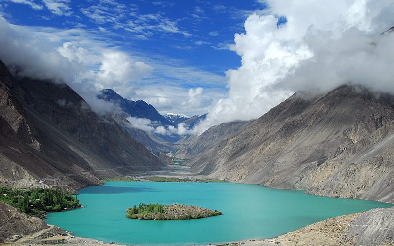 KhurramAJK's tweet photo. Satpara sar Lake (سدپارہ سر جھیل) is a natural lake near #Skardu, #GilgitBaltista, #Pakistan, which supplies water to Skardu Valley. It is fed by the #Satpara Stream.
🏡
Trip with Himalaya Tours
@HimalayaToursPK 🏖 https://t.co/PowGlvj8aH