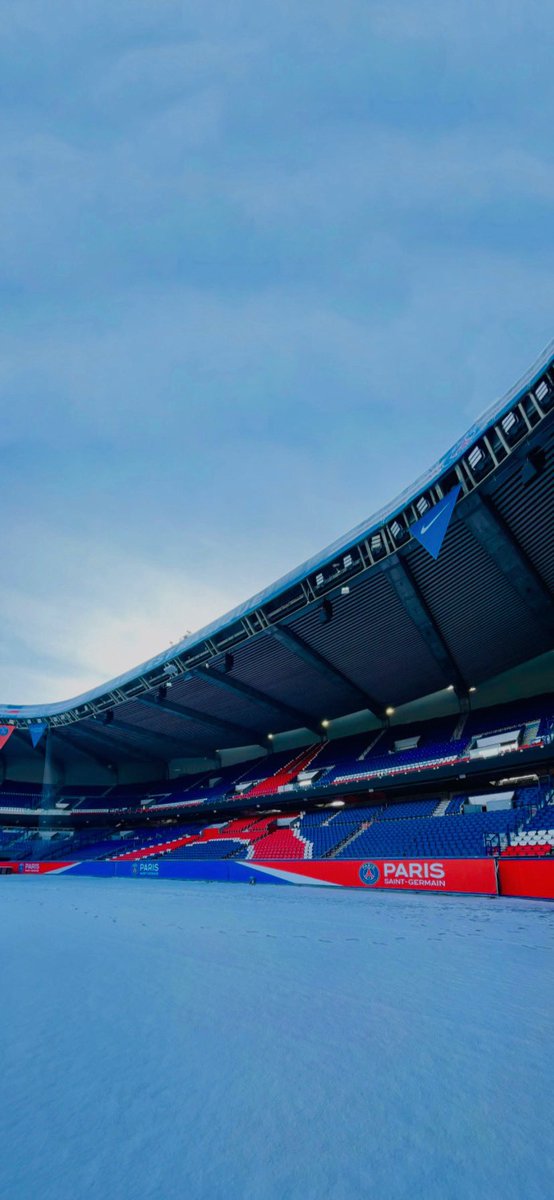 LayoutFC's tweet image. Parc des Princes ❄️