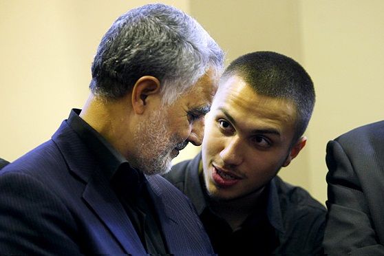 من أراد الشهادة واللحاق بركب الشهداء🕊

 عليكَ إخراج حب الدنيا الذي إستقر في قلبك لتحلقَ شهيداً.

#جهاد_فكر_وعقيده
#ليلة_الشهداء