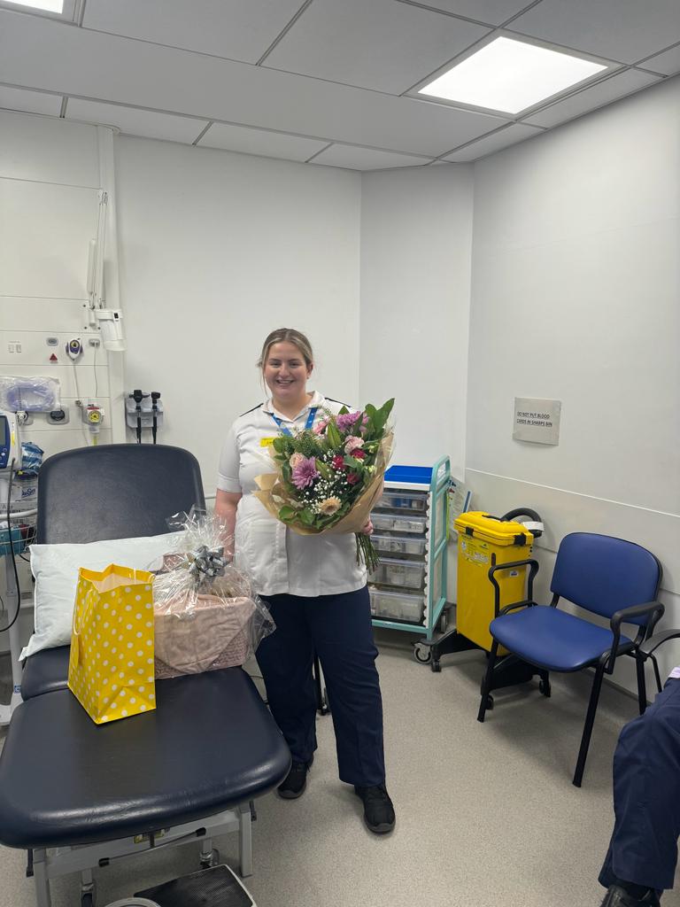 Congratulations to our lovely Senior Staff Nurse Laura who went on maternity leave last week! Good luck Laura. #aec #teamaec #acutemed
