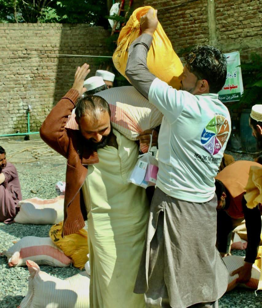 _Alms360's tweet photo. ALMS360 strives to provide assistance and steadfast support to individuals during their challenging moments. Committed to helping people in need. 

#ALMS360Foundation #pakistan #SDGS #standtogether #helping https://t.co/yKCqC3NMrY