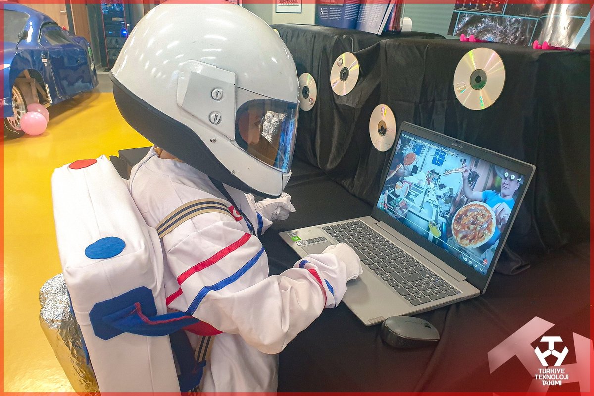 Uzaya sadece bir kişi gitmez, onunla birlikte gelecek nesiller de gider. 🪐

🚀 Bilim Şehitkamil