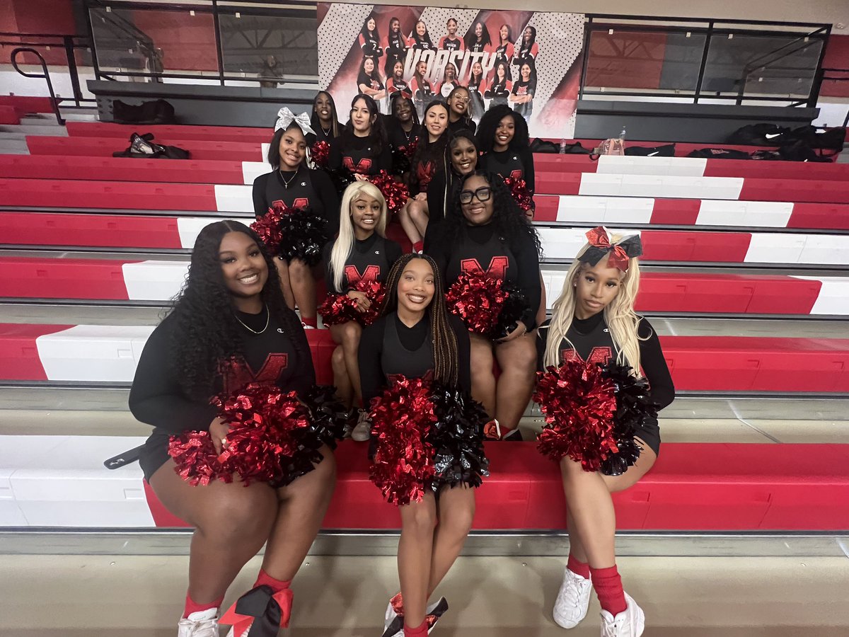 ManorCheer's tweet image. Manor vs. Stony Point !!! 
Come support the boys basketball team tomorrow night @ 7:00 pm. See you all there❤️🖤 #Manor #Cheer #Basketball