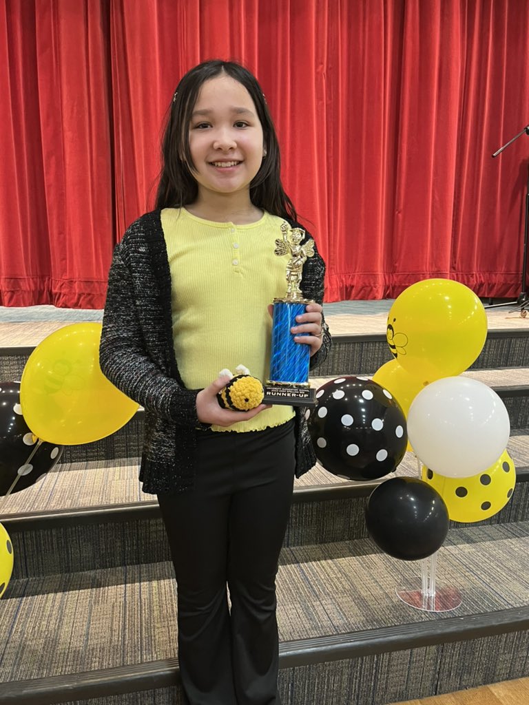 Congrats to all of our classroom winners that participated in the UES Spelling Bee today. It was a difficult competition lasting 19 rounds! Next stop,@ScrippsBee ! #NaturallyGlobal @MCCSC_EDU #ILoveMCCSC