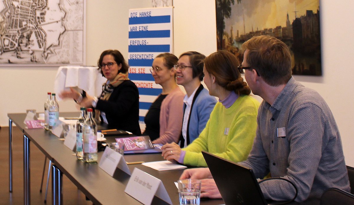 ℹ️Heute haben wir in der Jahresauftakt-PK auch unsere Zahlen vorgestellt: 2023 war für uns ein echter Meilenstein – mit 122.000 Gästen analog und fast 500.000 digital haben wir enen neuen Besuchsrekord aufgestellt. Wir sind mega stolz! 😊 💪📈 #hansemuseum #rekord #hanse4ever