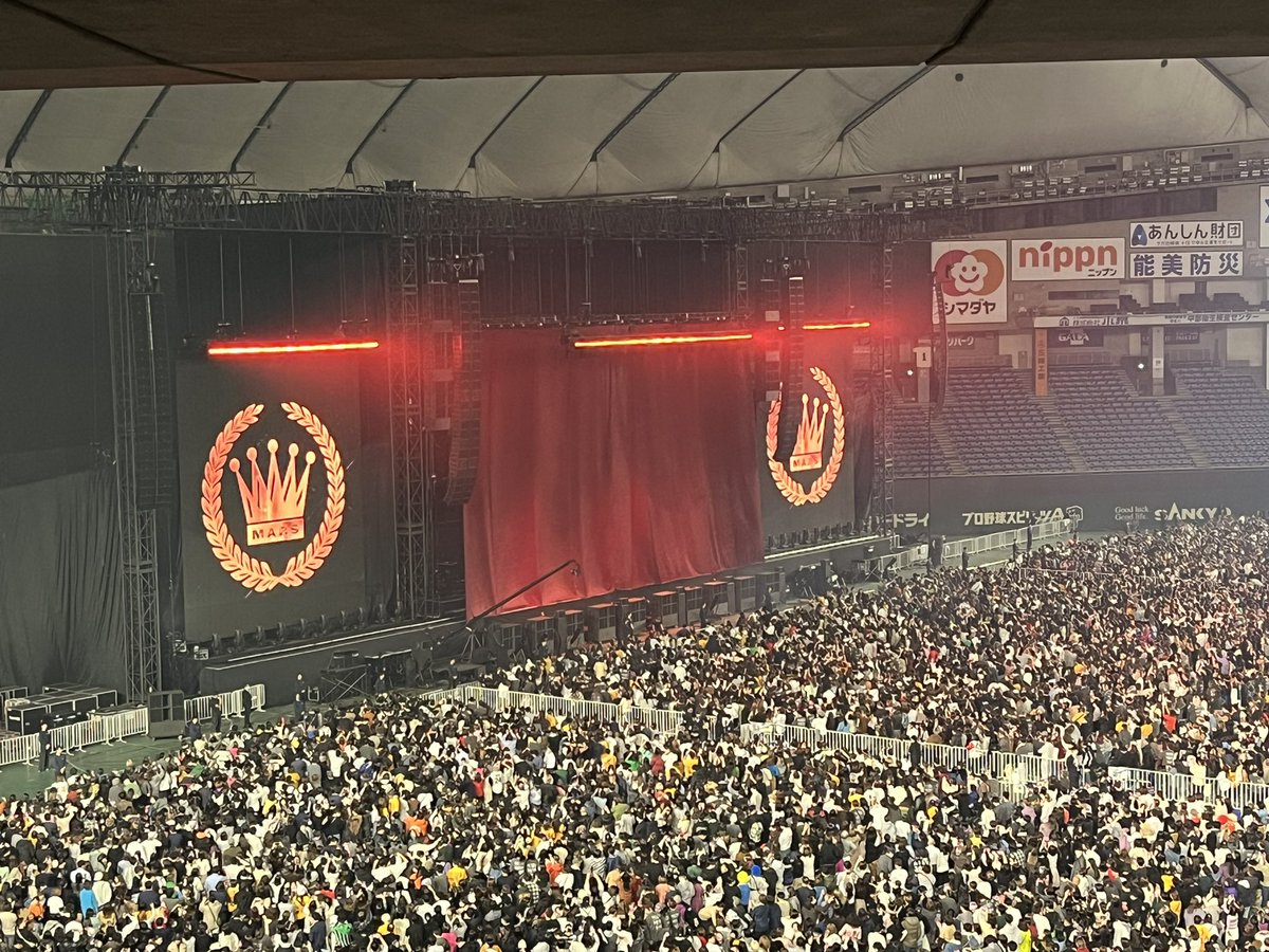 shian119's tweet photo. ブルーノマーズ 7DAYSライブ最後の参戦は3塁側バルコニー席。ステージからは遠いけど全体が見通せて空間もゆったりしていてこれはこれで良かった😊

#BrunoMars #東京ドーム #来日 https://t.co/Q2weW7j4vN
