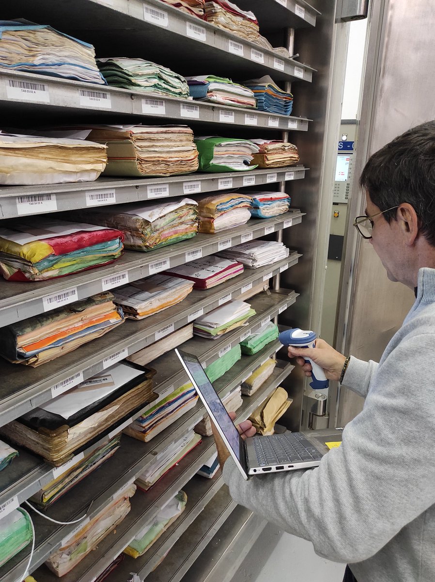 Face aux dégâts causés sur les archives par les intempéries de ces dernières semaines, les chantiers d'assèchement par lyophilisation se multiplient.
Nos défis : rendre les documents consultables et garantir le classement.
 #conservation #lyophilisation  #assechement