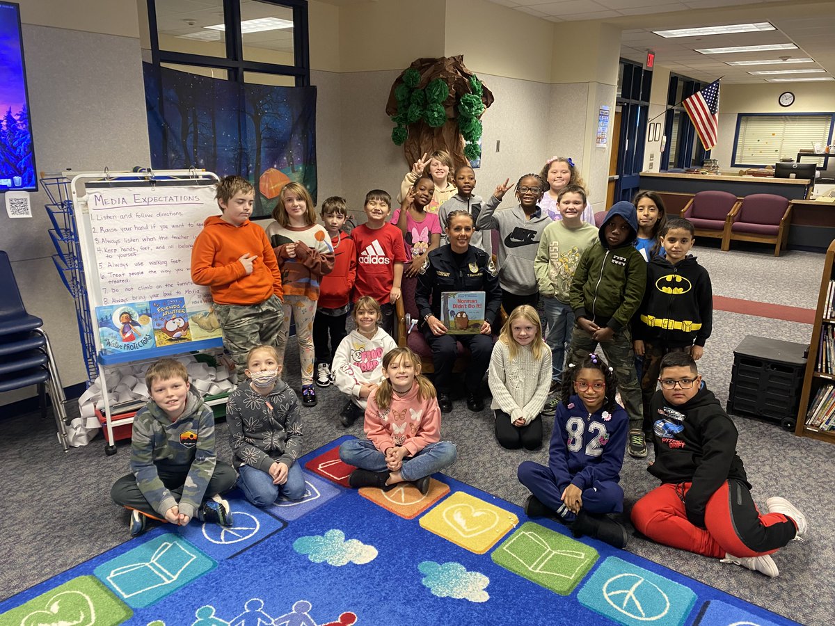 Here are a few pictures of Officer Tabi reading to Mrs. Polson’s 3rd grade class during Media! Thank you for coming.  The students loved seeing Officer West too! (not pictured) <a href="/MSDDecatur/">MSD Decatur</a> <a href="/Steph_Hofer/">Dr. Stephanie Hofer</a> <a href="/INSROA/">Indiana School Resource Officers Association</a>