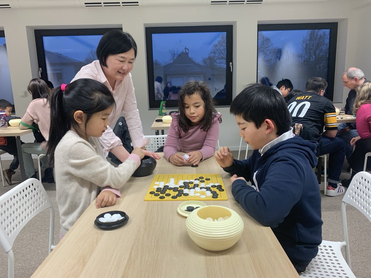 ccclux's tweet image. Welcome to the first Go course in the China Cultural Center in Luxembourg!
If you are also interested in the captivating and ancient board game, please click the link to learn more: ccclux.lu/courses/375-go…
