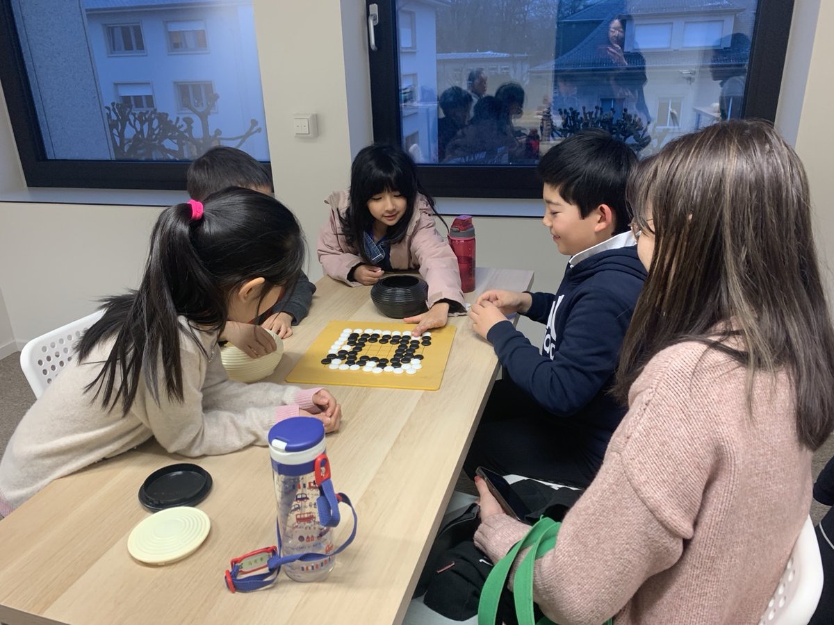 ccclux's tweet image. Welcome to the first Go course in the China Cultural Center in Luxembourg!
If you are also interested in the captivating and ancient board game, please click the link to learn more: ccclux.lu/courses/375-go…