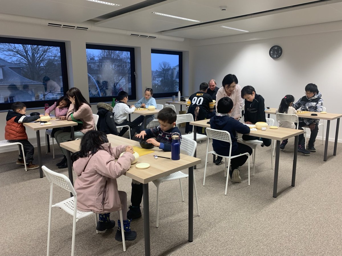 ccclux's tweet image. Welcome to the first Go course in the China Cultural Center in Luxembourg!
If you are also interested in the captivating and ancient board game, please click the link to learn more: ccclux.lu/courses/375-go…