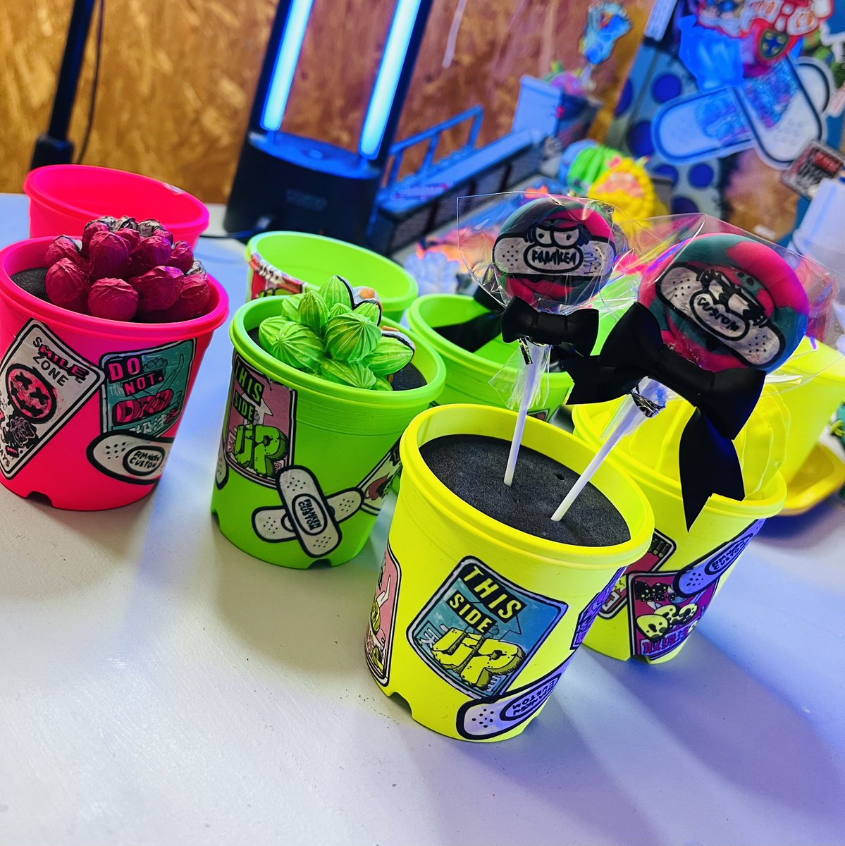 FrankenCustom's tweet image. 見てくれてありがとうございました🧟‍♂️
いい感じで試作出来たー👀
何だかんだ4時間オーバー😭
いいの出来た👍

#多肉植物 #다육식물  #succulent  #plants  #echeveria  #リメ鉢  #franken_custom   #custom #BANSOCO #ばんそーこー