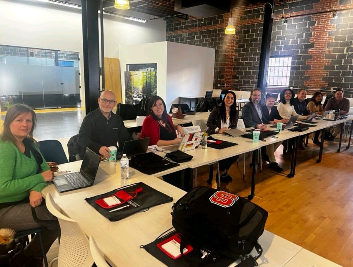 sharing #entreprenership research with <a href="/AOMConnect/">Academy of Management</a> <a href="/ENT_Div_AoM/">ENTDivision_AoM</a> colleagues in Raleigh NC!