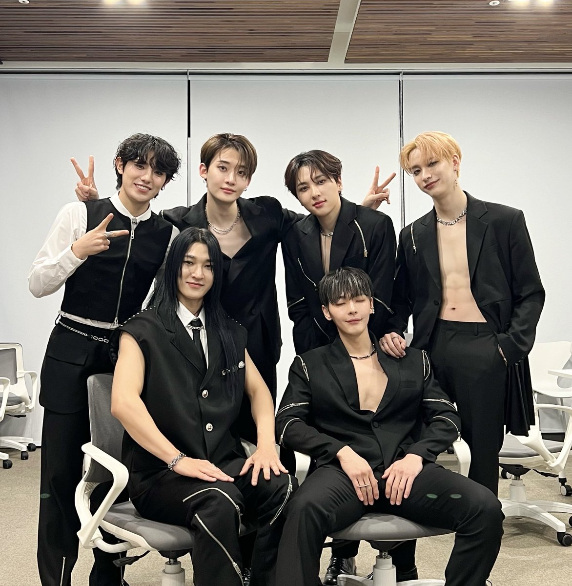 [#Photo/📷]

240118 온리원오브
[Things I Can’t Say LOve] 발매 기념 영상통화 이벤트

#OnlyOneOf #온리원오브
#ThingsICantSayLOve #dOpamine